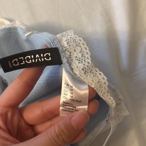 Cropped light blue and white tank top - Picture 3 of 3